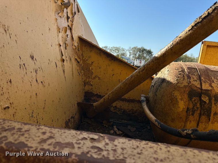 image for item DN0809 1984 Load King  bottom dump trailer