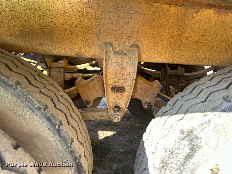 image for item DN0809 1984 Load King  bottom dump trailer