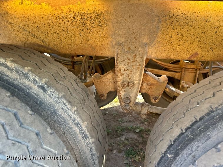 image for item DN0809 1984 Load King  bottom dump trailer