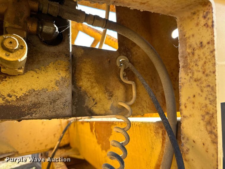 image for item DN0809 1984 Load King  bottom dump trailer