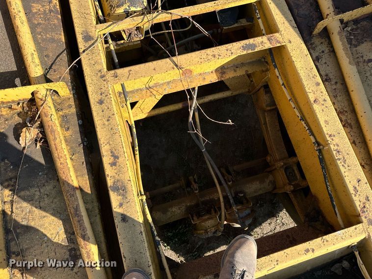 image for item DN0809 1984 Load King  bottom dump trailer