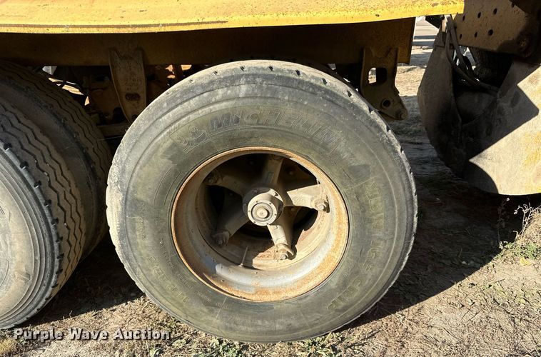 image for item DN0809 1984 Load King  bottom dump trailer