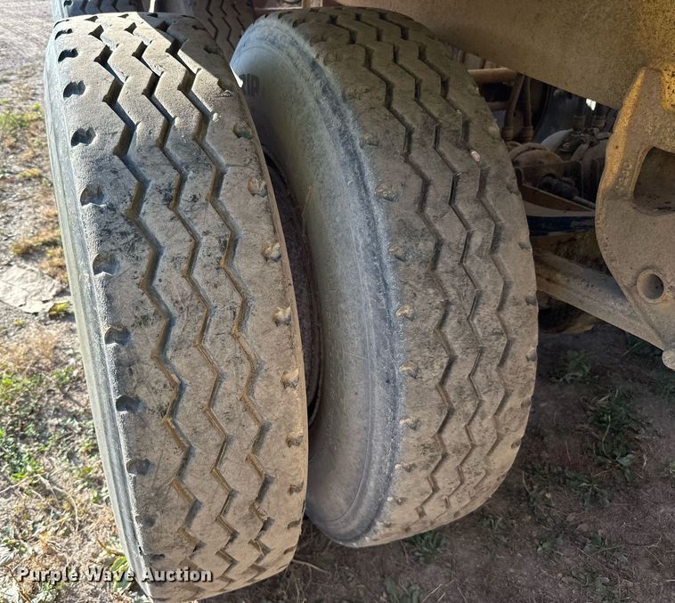 image for item DN0809 1984 Load King  bottom dump trailer