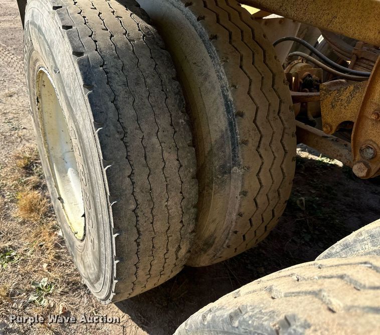 image for item DN0809 1984 Load King  bottom dump trailer