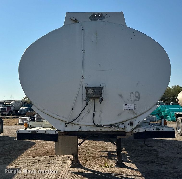 image for item DN0810 1979 Progress Industries  AT-E tank trailer