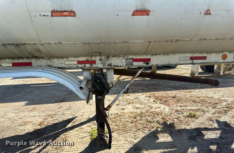 image for item DN0810 1979 Progress Industries  AT-E tank trailer