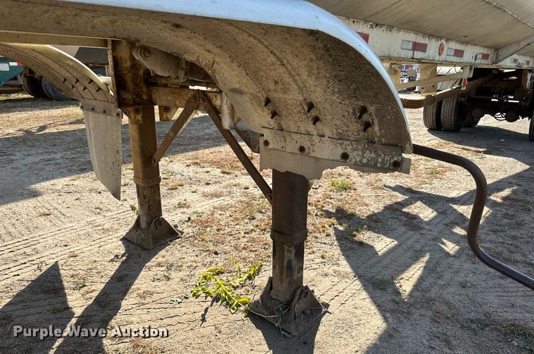 image for item DN0810 1979 Progress Industries  AT-E tank trailer