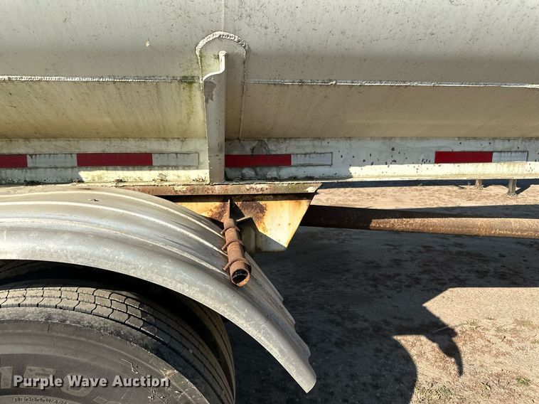 image for item DN0810 1979 Progress Industries  AT-E tank trailer