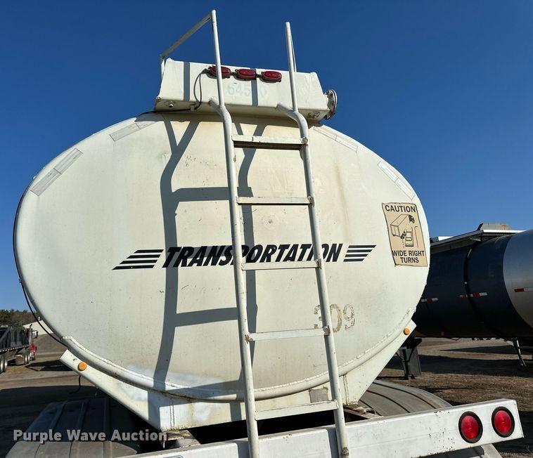 image for item DN0810 1979 Progress Industries  AT-E tank trailer
