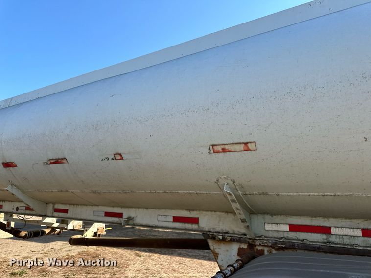 image for item DN0810 1979 Progress Industries  AT-E tank trailer