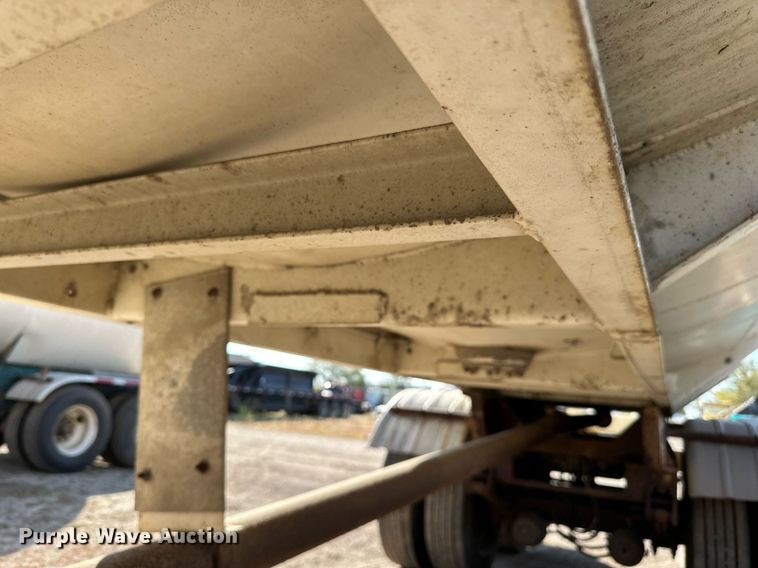 image for item DN0810 1979 Progress Industries  AT-E tank trailer