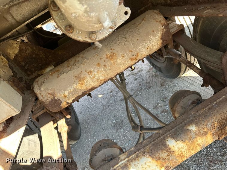 image for item DN0810 1979 Progress Industries  AT-E tank trailer