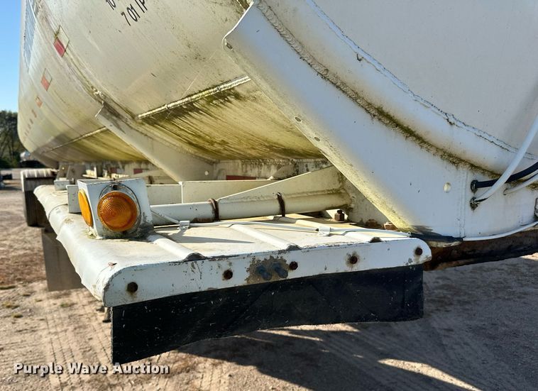 image for item DN0810 1979 Progress Industries  AT-E tank trailer