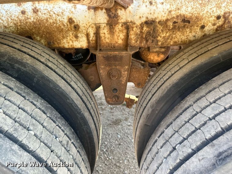 image for item DN0810 1979 Progress Industries  AT-E tank trailer