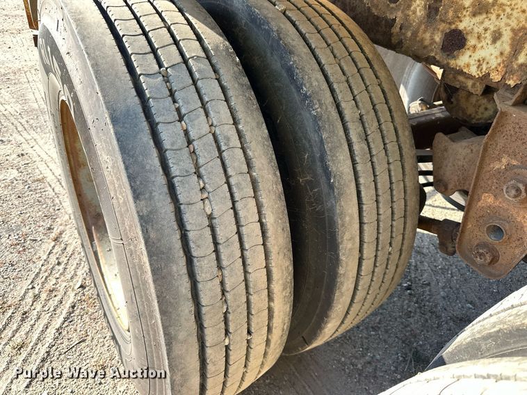 image for item DN0810 1979 Progress Industries  AT-E tank trailer