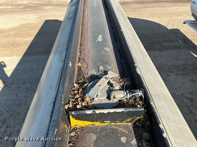 image for item DN0811 2000 Heil tank trailer