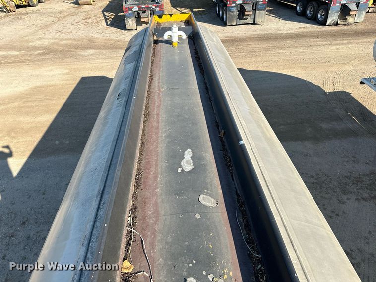 image for item DN0811 2000 Heil tank trailer