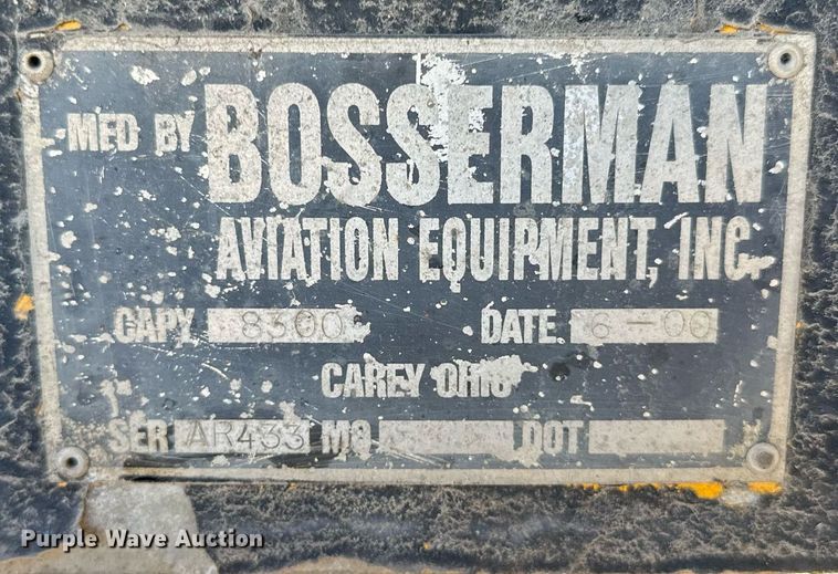 image for item DN0811 2000 Heil tank trailer