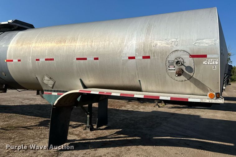image for item DN0812 2002 Polar tank trailer