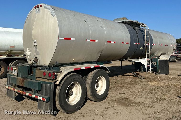 image for item DN0812 2002 Polar tank trailer