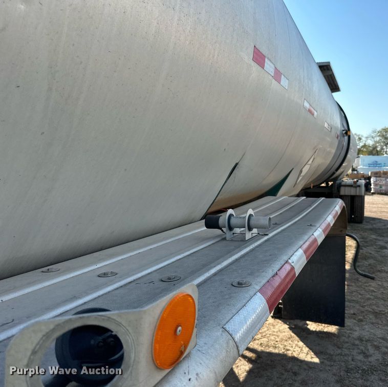image for item DN0812 2002 Polar tank trailer
