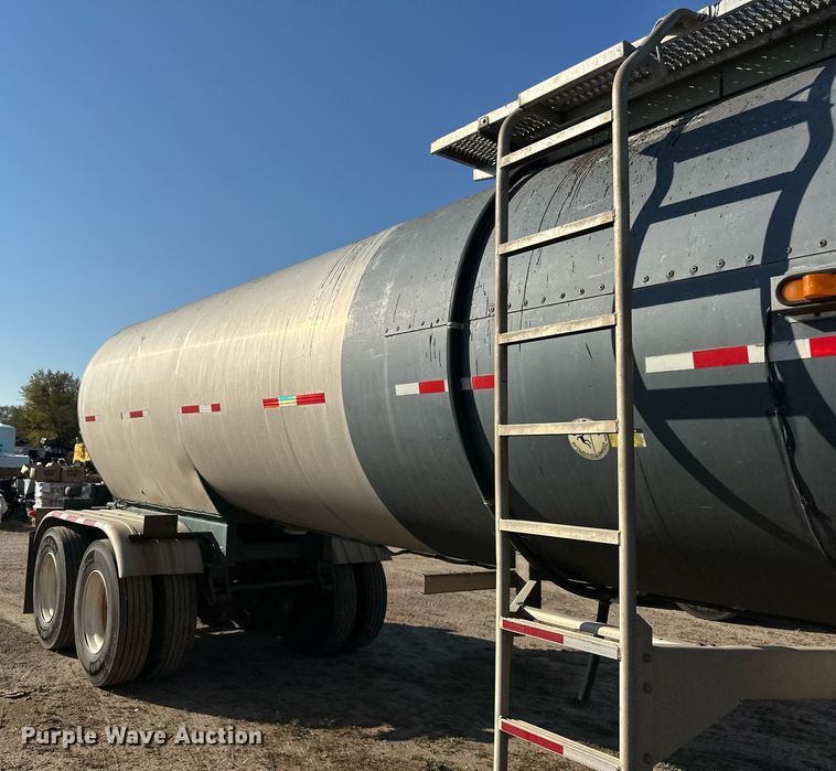 image for item DN0812 2002 Polar tank trailer