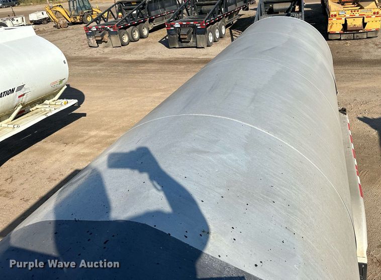 image for item DN0812 2002 Polar tank trailer