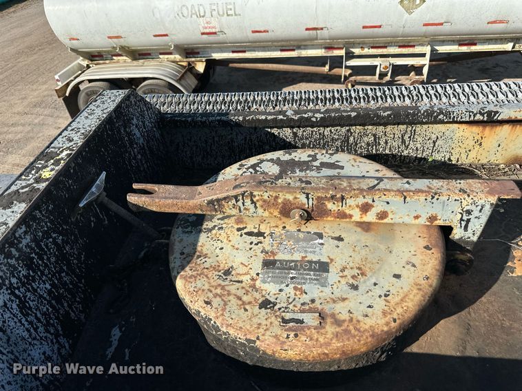 image for item DN0812 2002 Polar tank trailer