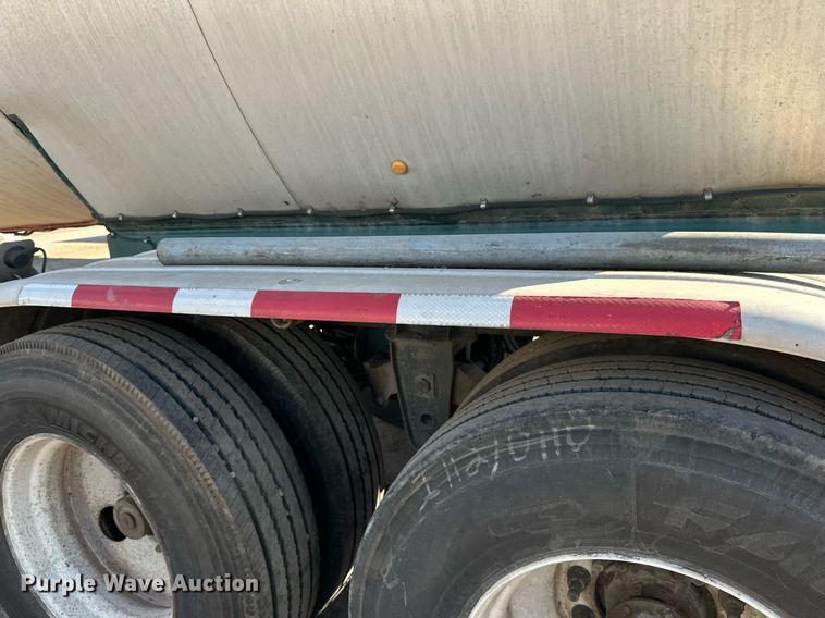 image for item DN0812 2002 Polar tank trailer