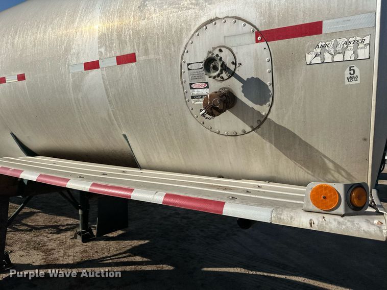 image for item DN0812 2002 Polar tank trailer