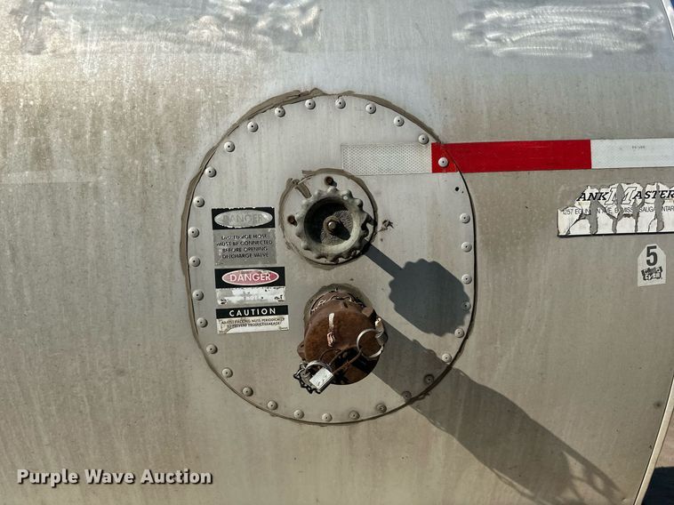 image for item DN0812 2002 Polar tank trailer