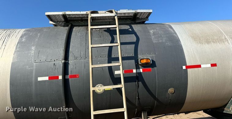 image for item DN0812 2002 Polar tank trailer