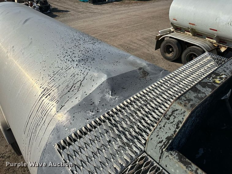 image for item DN0812 2002 Polar tank trailer