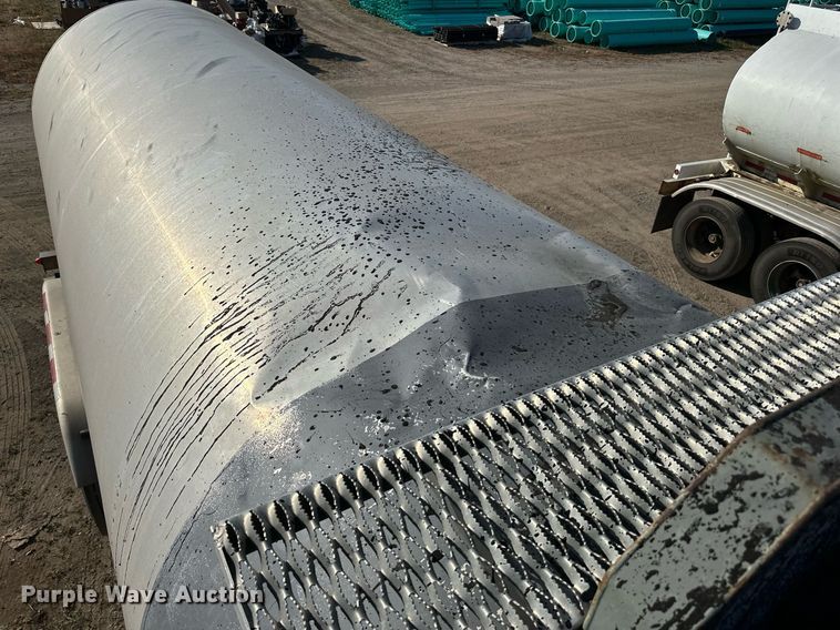 image for item DN0812 2002 Polar tank trailer