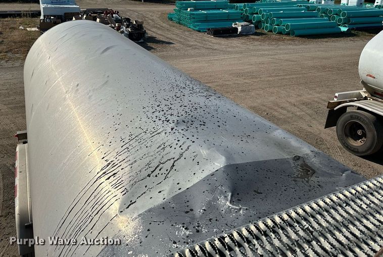 image for item DN0812 2002 Polar tank trailer