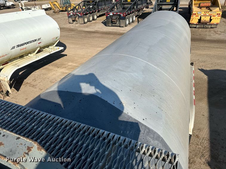 image for item DN0812 2002 Polar tank trailer