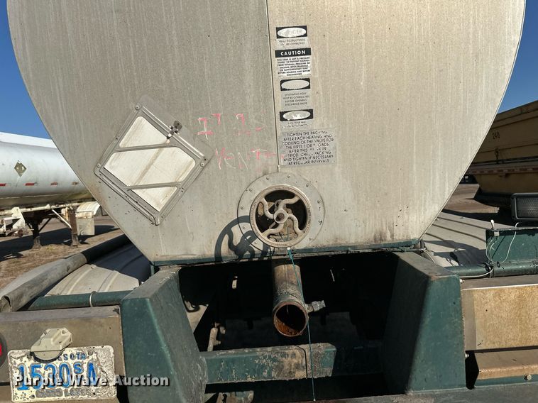 image for item DN0812 2002 Polar tank trailer