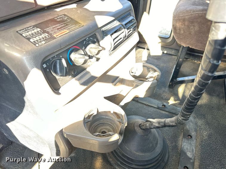 image for item DN0833 2005 Mack 600 semi truck