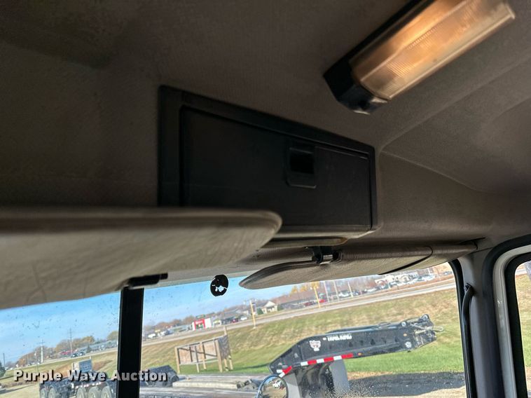 image for item DN0833 2005 Mack 600 semi truck