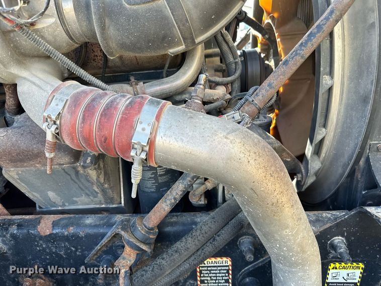 image for item DN0833 2005 Mack 600 semi truck