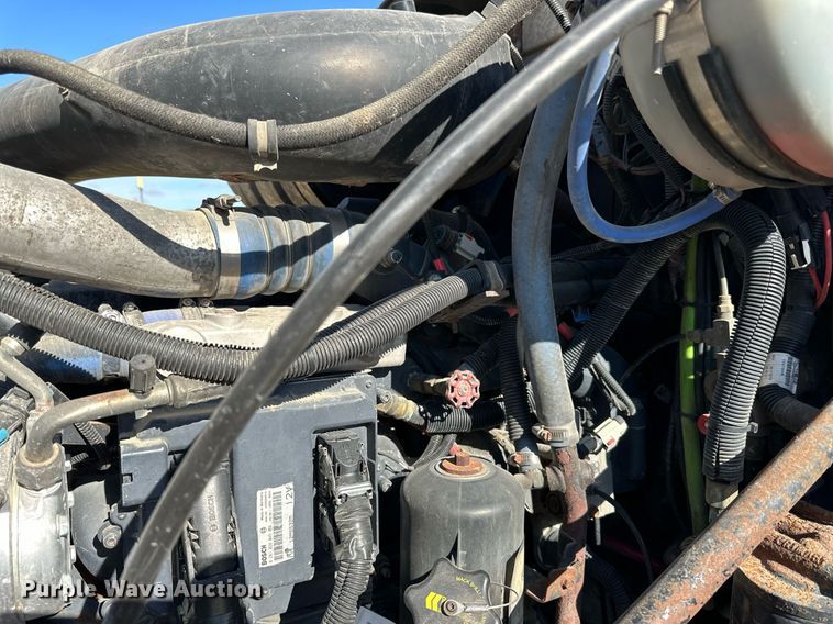 image for item DN0833 2005 Mack 600 semi truck