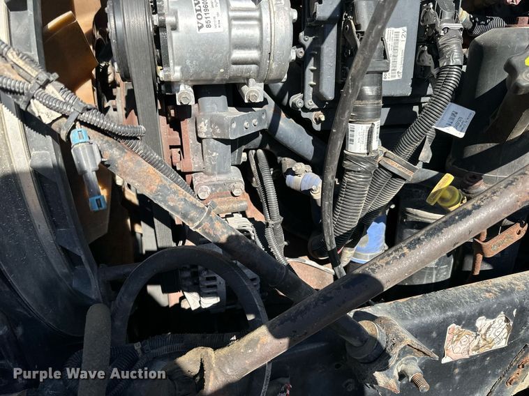 image for item DN0833 2005 Mack 600 semi truck