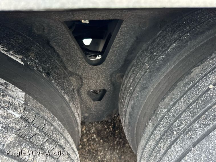 image for item DN0865 2016 Utility VS2RA refrigerated van trailer