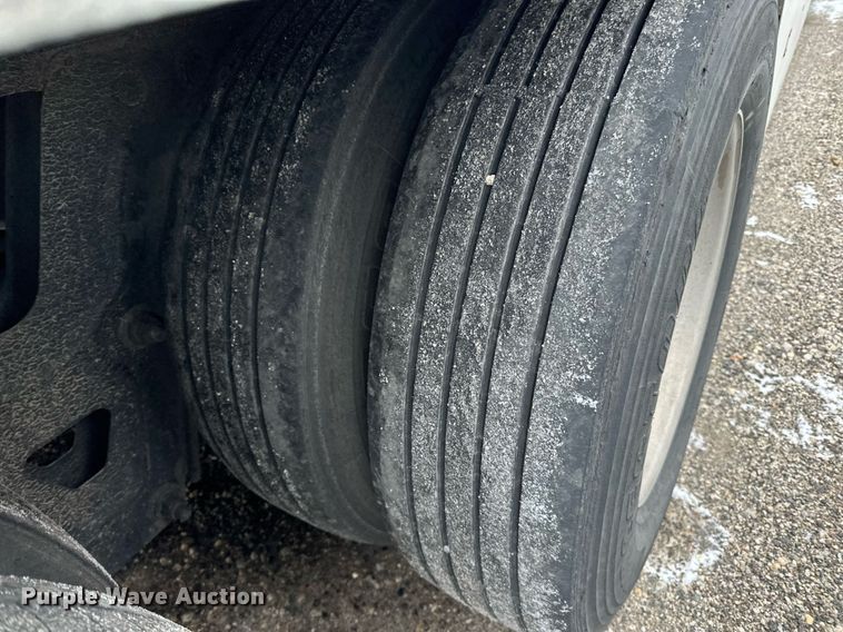 image for item DN0865 2016 Utility VS2RA refrigerated van trailer