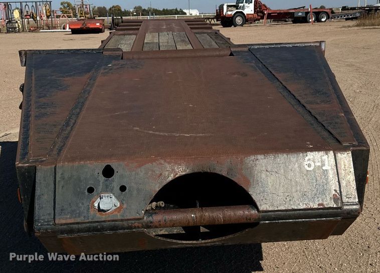 image for item DO1760 2008 Monarch drop deck oilfield trailer 