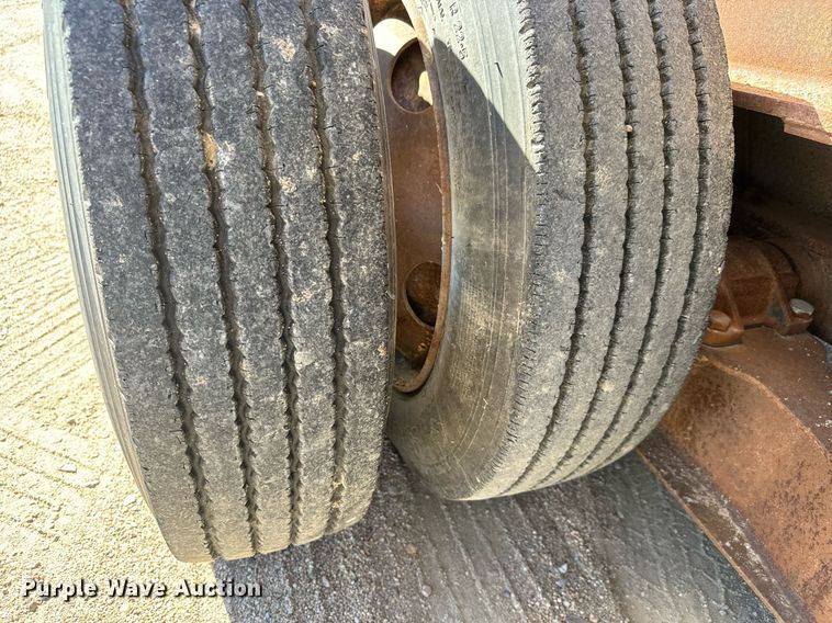 image for item DO1760 2008 Monarch drop deck oilfield trailer 