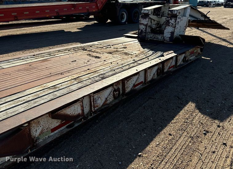 image for item DO1761 1983 Trail King  1552-4800 lowboy equipment trailer