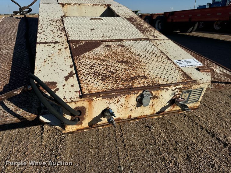 image for item DO1761 1983 Trail King  1552-4800 lowboy equipment trailer