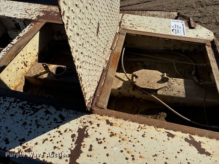 image for item DO1761 1983 Trail King  1552-4800 lowboy equipment trailer