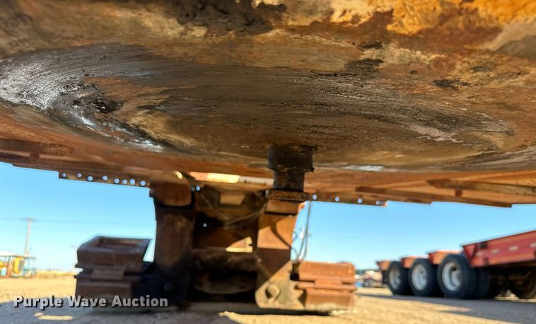 image for item DO1761 1983 Trail King  1552-4800 lowboy equipment trailer